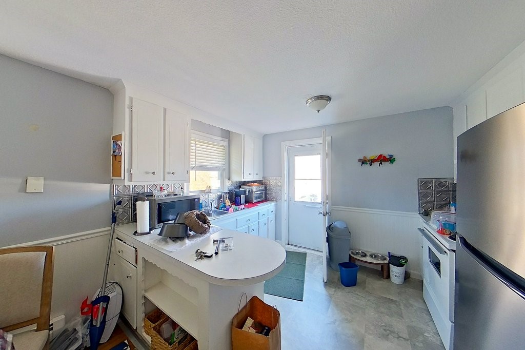 19 Flint Corn Road Portsmouth, RI 02871 - Photo 5 of 21