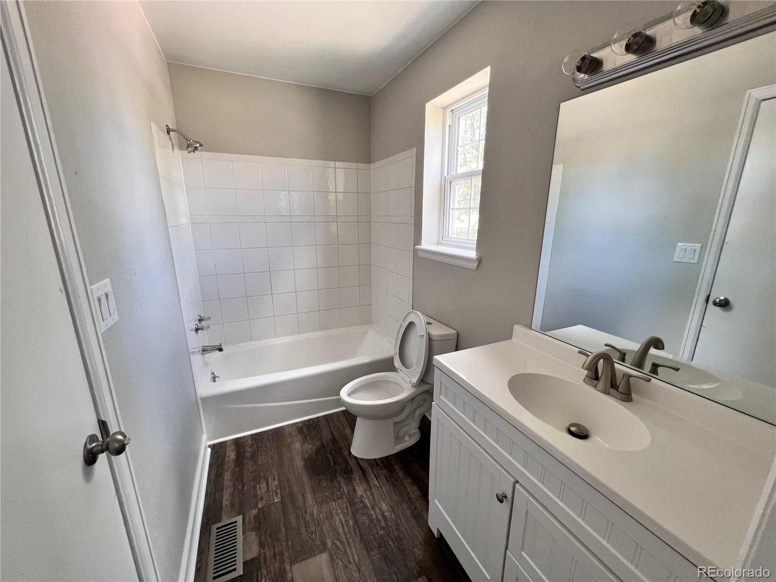 1100 Ridgeglen Way Highlands Ranch, CO 80126 - Photo 9 of 17 Gallery Image 9