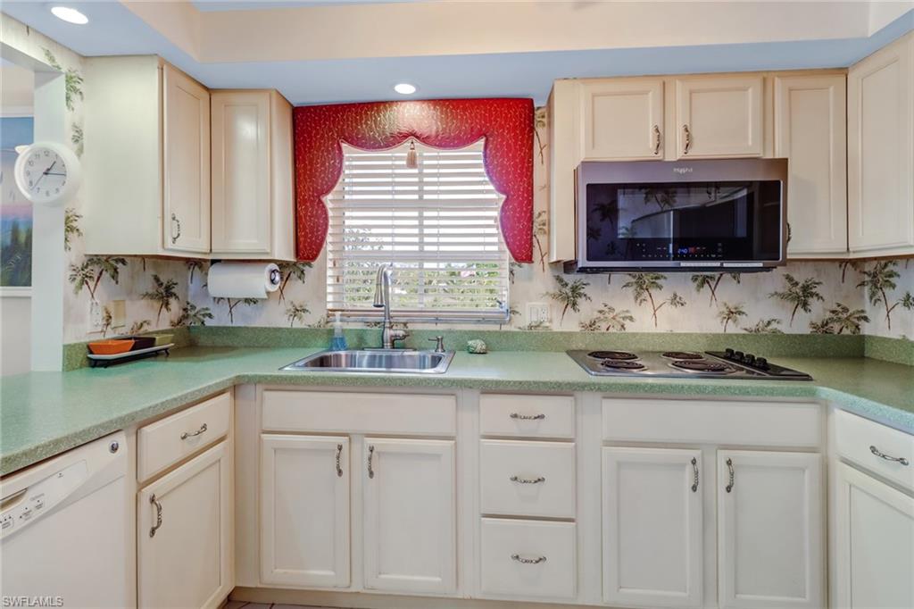5 High Point Circle West, Unit 211 Naples, FL 34103 - Photo 16 of 44