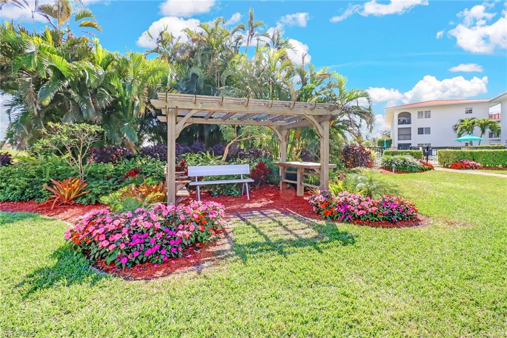 5 High Point Circle West, Unit 211 Naples, FL 34103 - Photo 25 of 44