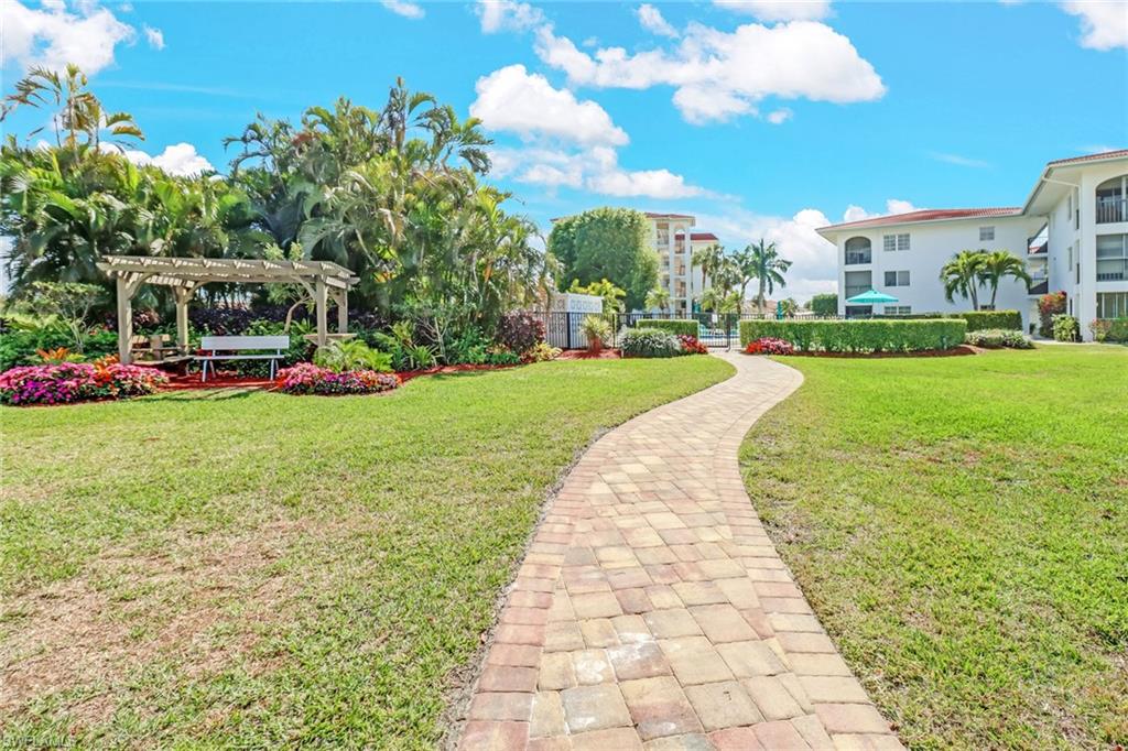 5 High Point Circle West, Unit 211 Naples, FL 34103 - Photo 30 of 44
