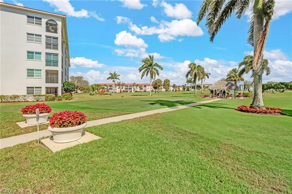 $245,000 | 5 High Point Circle West, Unit 211, Naples, FL 34103