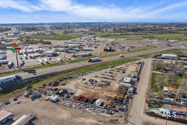 $999,900 | 2090 Northwest 11th Street, Ontario, OR 97914