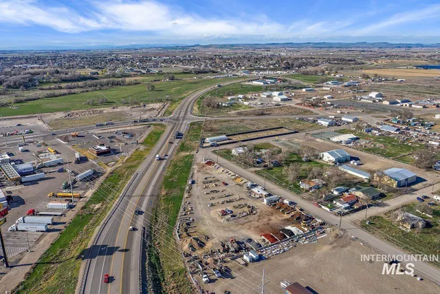 $999,900 | 2090 Northwest 11th Street, Ontario, OR 97914