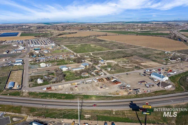 $999,900 | 2090 Northwest 11th Street, Ontario, OR 97914