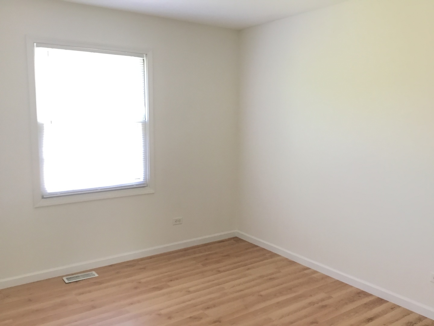 835 Heather Lane Hoffman Estates, IL 60169 - Photo 8 of 12