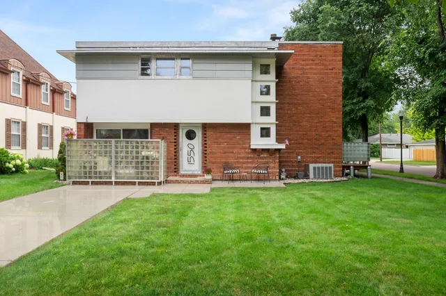 $625,000 | 1550 8th Street South, Fargo, ND 58103