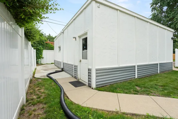 $599,900 | 1550 8th Street South, Fargo, ND 58103