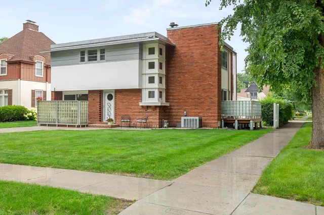 $625,000 | 1550 8th Street South, Fargo, ND 58103
