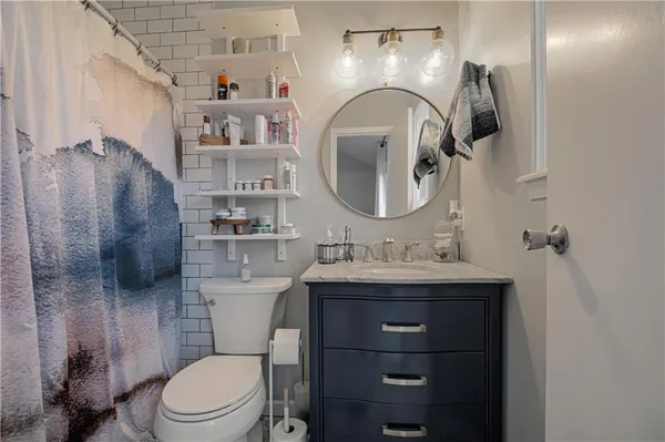 $325,000 | 282 Northeast Bayview Drive, Lee's Summit, MO 64064