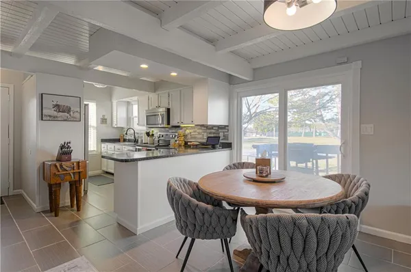 $325,000 | 282 Northeast Bayview Drive, Lee's Summit, MO 64064