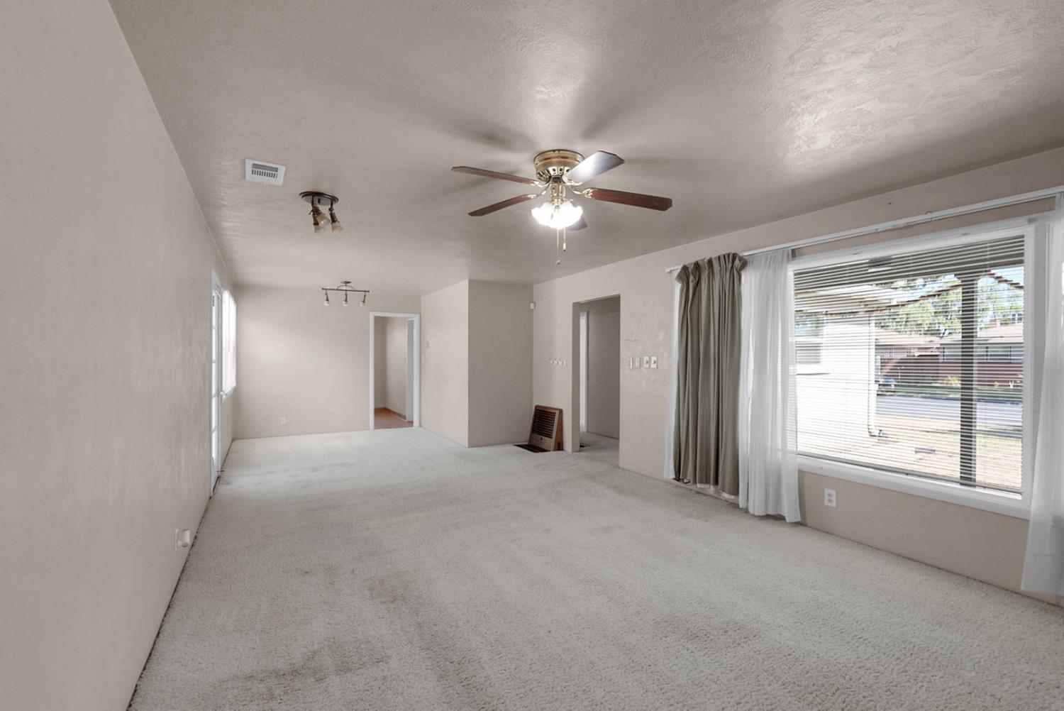 1322 Del Rey Avenue Modesto, CA 95350 - Photo 6 of 26