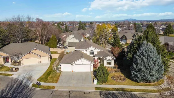 $698,000 | 4550 West Brassie Court, Meridian, ID 83646