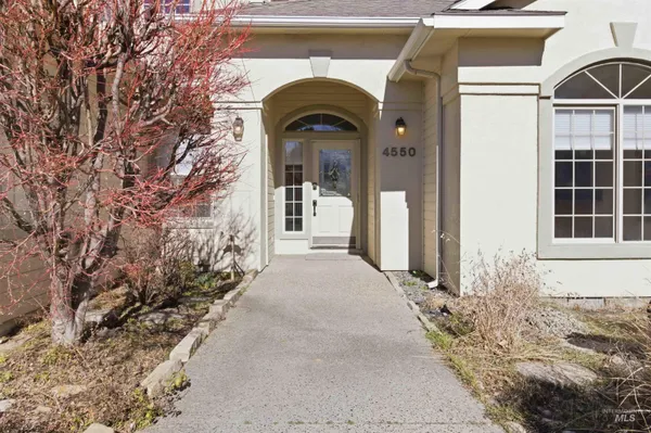 $698,000 | 4550 West Brassie Court, Meridian, ID 83646