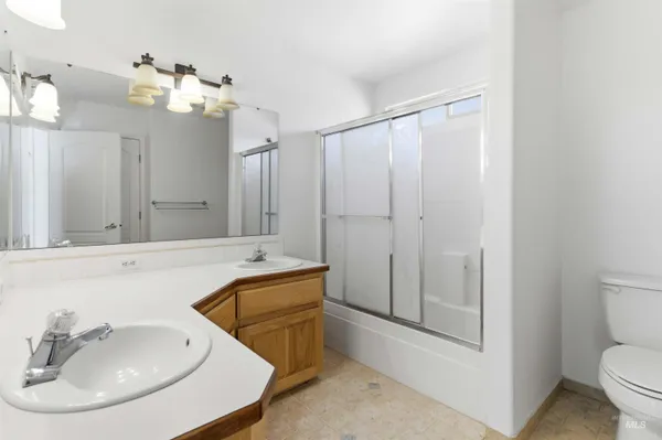 $698,000 | 4550 West Brassie Court, Meridian, ID 83646