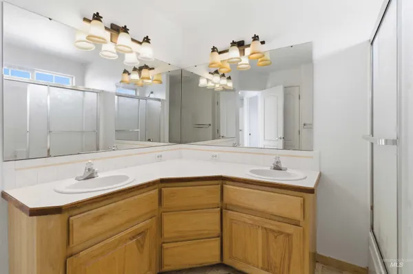 $698,000 | 4550 West Brassie Court, Meridian, ID 83646