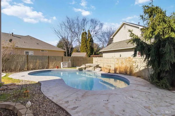 $698,000 | 4550 West Brassie Court, Meridian, ID 83646