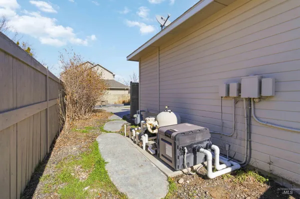 $698,000 | 4550 West Brassie Court, Meridian, ID 83646