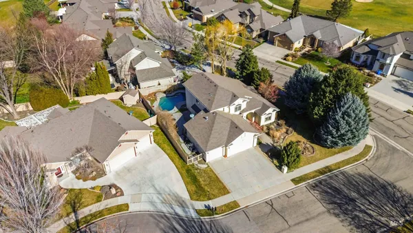 $698,000 | 4550 West Brassie Court, Meridian, ID 83646
