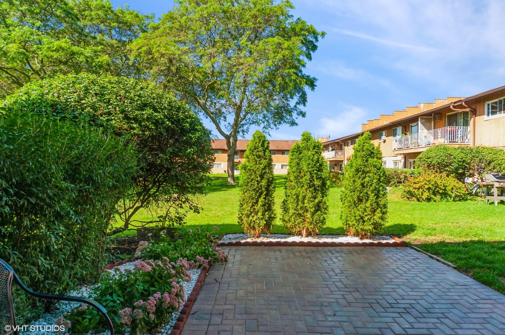 880 East Old Willow Road, Unit 175 Prospect Heights, IL 60070 - Photo 8 of 12 a view of a back yard