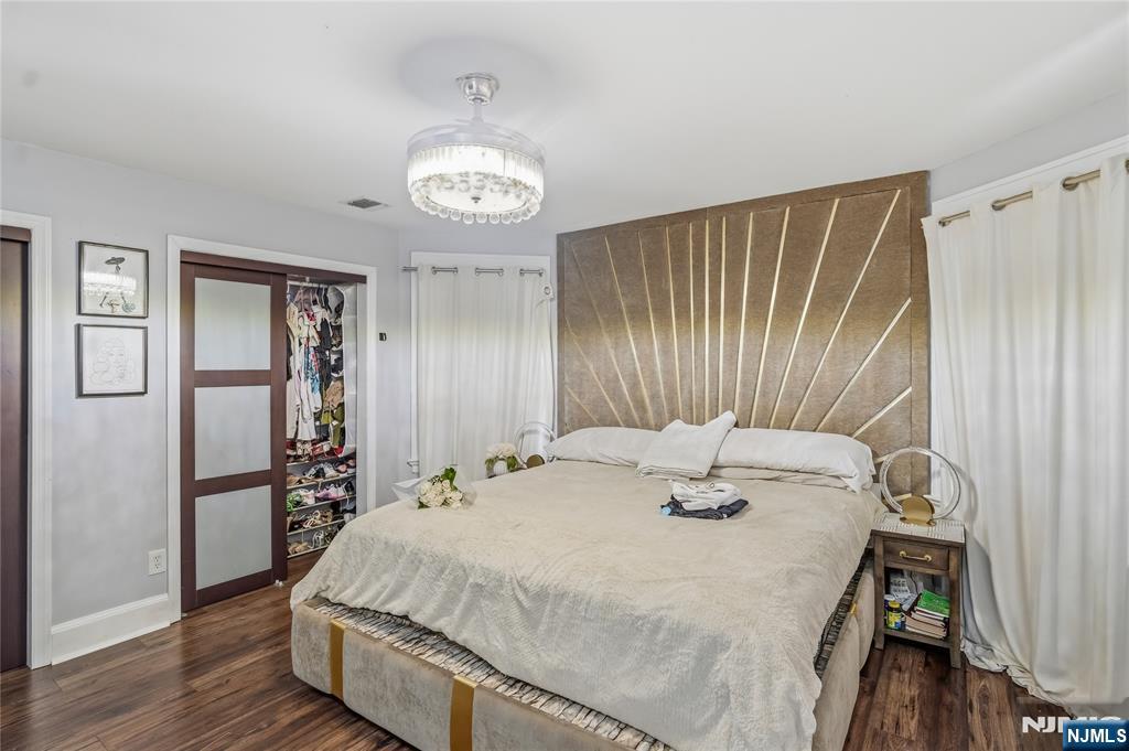 283 Hamilton Place Hackensack, NJ 07601 - Photo 14 of 23