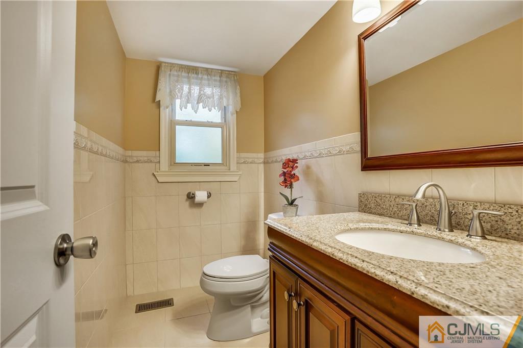 27 Rath Lane East Brunswick, NJ 08816 - Photo 14 of 25 Gallery Image 14