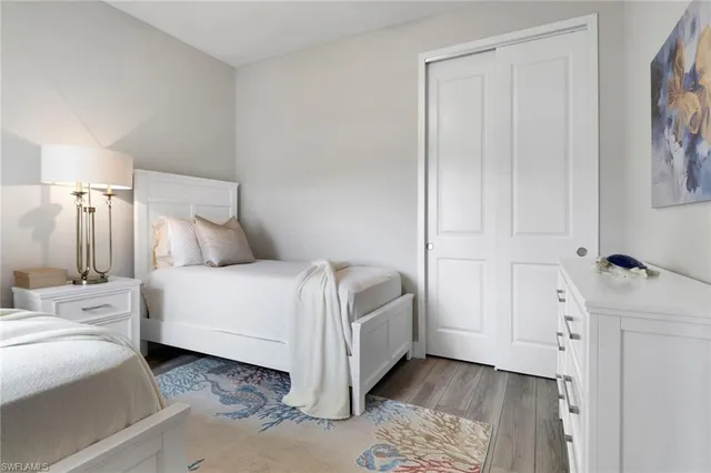 $700,000 | 12973 Pembroke Drive, Naples, FL 34105