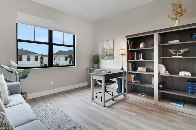 $700,000 | 12973 Pembroke Drive, Naples, FL 34105