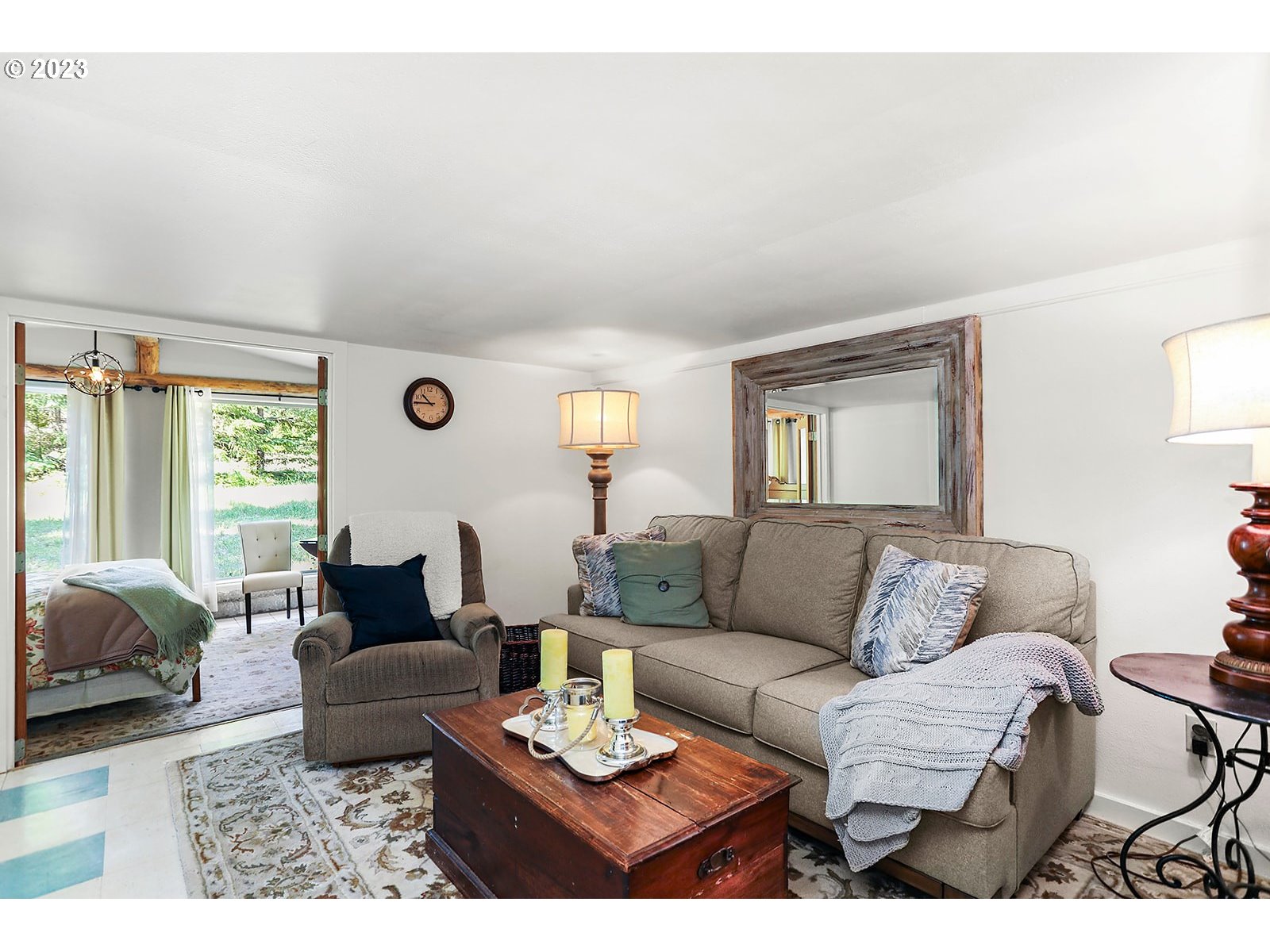 21 Prairie Road Appleton, WA 98602 - Photo 30 of 39 a living room with furniture and a window
