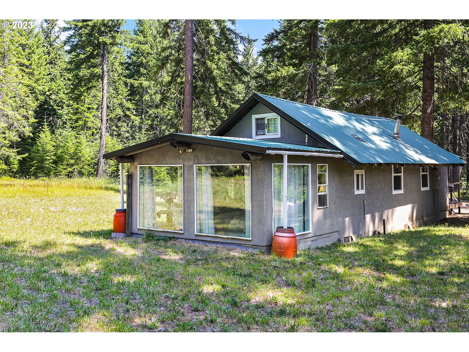 21 Prairie Road Appleton, WA 98602 - Photo 7 of 39 a front view of a house with a yard