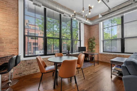 $699,000 | 817 West Washington Boulevard, Unit 103, Chicago, IL 60607