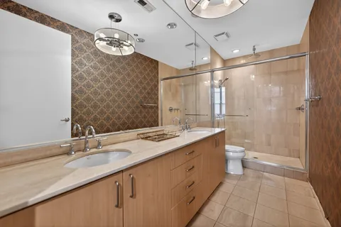 $699,000 | 817 West Washington Boulevard, Unit 103, Chicago, IL 60607