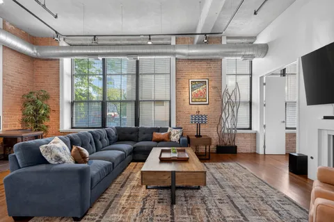 $699,000 | 817 West Washington Boulevard, Unit 103, Chicago, IL 60607