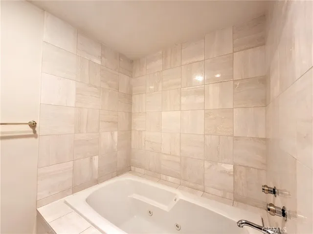 $3,995 | 850 East Ocean Boulevard, Unit 1604, Long Beach, CA 90802