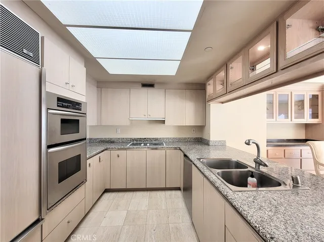 $3,995 | 850 East Ocean Boulevard, Unit 1604, Long Beach, CA 90802