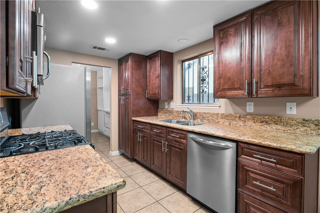 6205 Carmen Boulevard Las Vegas, NV 89108 - Photo 12 of 51