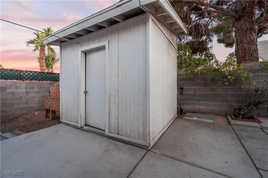 6205 Carmen Boulevard Las Vegas, NV 89108 - Photo 39 of 51