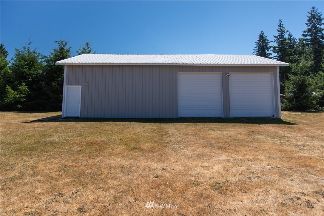 4129 Coomer Lane Southwest Rochester, WA 98579 - Photo 10 of 31 a backyard of a house