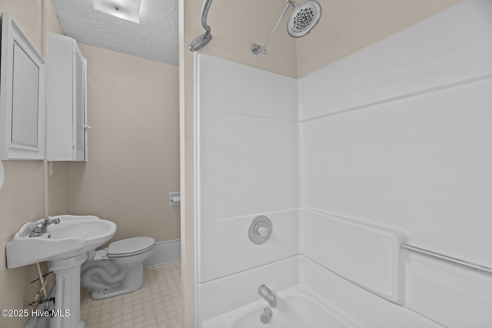 1319 Rhem Avenue New Bern, NC 28560 - Photo 33 of 54 40-web-or-mls-DSC_8966