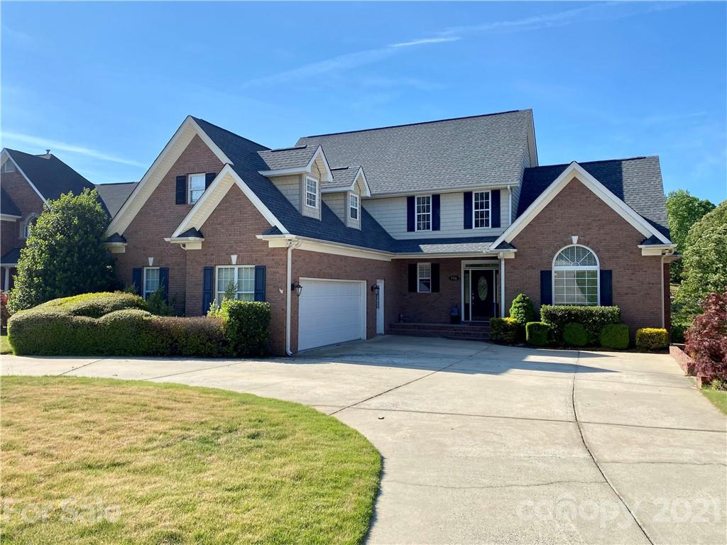 916 Ashford Way Fort Mill, SC 29708 - Photo 3 of 15 a front view of a house with a yard