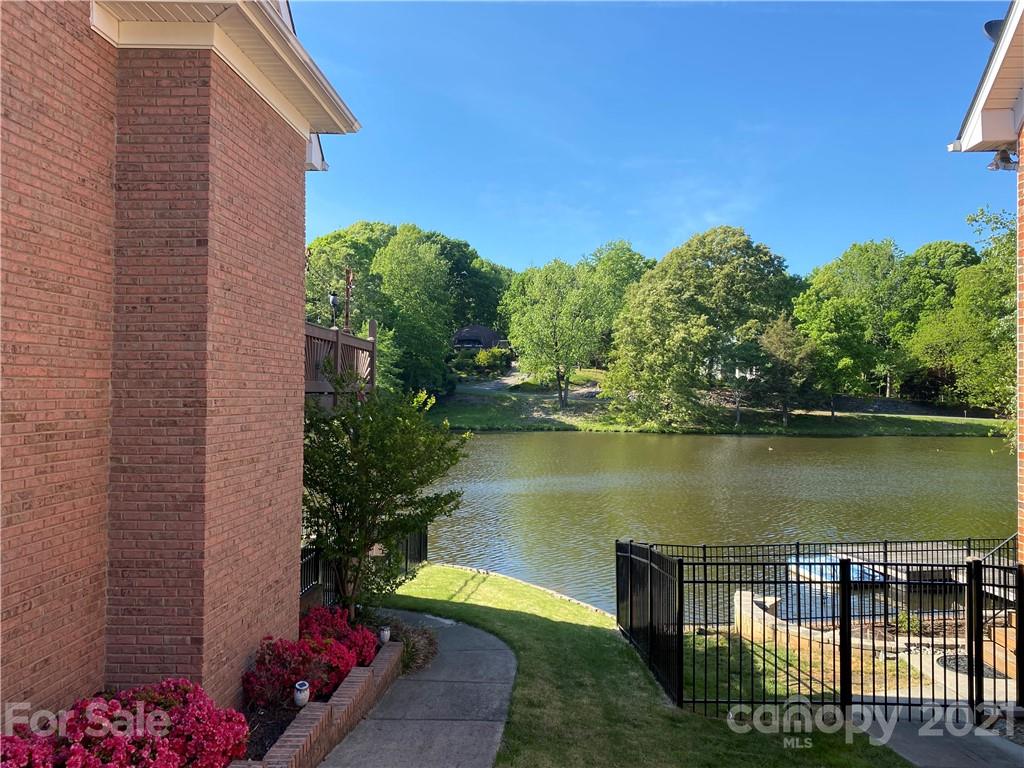 916 Ashford Way Fort Mill, SC 29708 - Photo 4 of 15 a view of a balcony with lake view