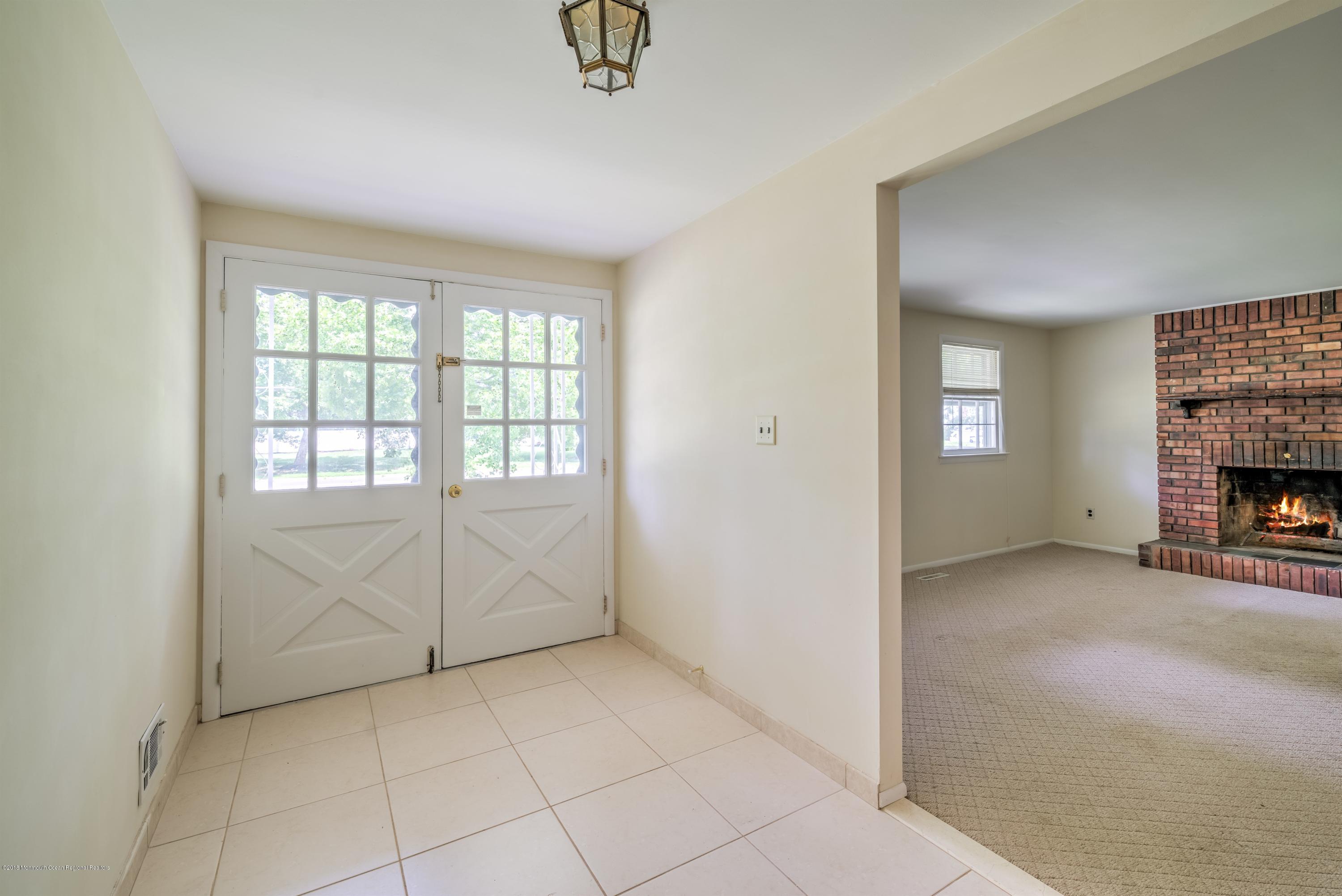 161 Bar Harbor Road Freehold, NJ 07728 - Photo 4 of 27 004_FOYER