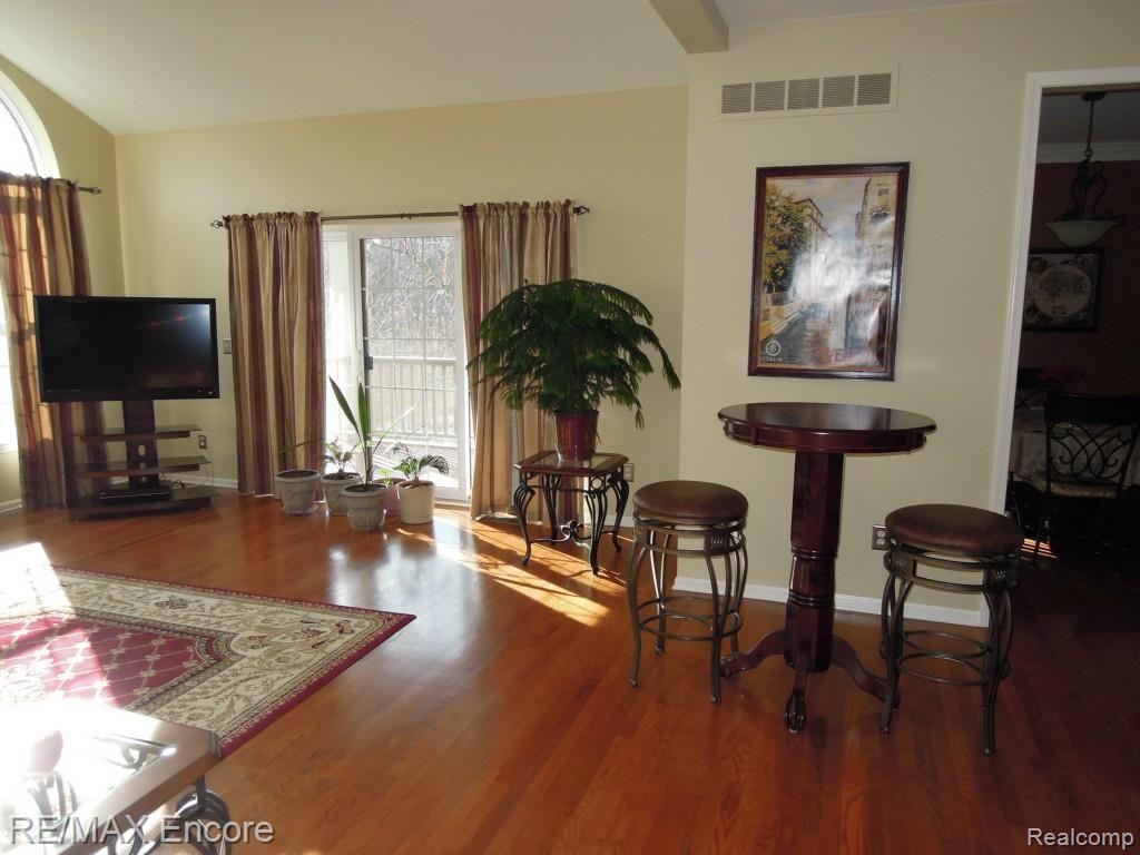 3822 Windingbrook Circle, Unit 8 Rochester Hills, MI 48309 - Photo 12 of 64