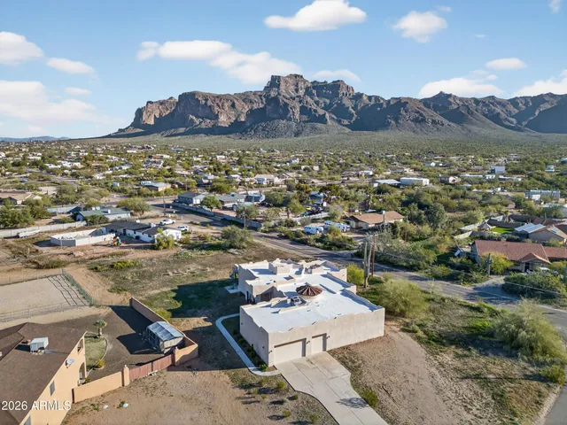$825,000 | 5580 East 10th Avenue, Apache Junction, AZ 85119