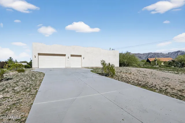 $825,000 | 5580 East 10th Avenue, Apache Junction, AZ 85119