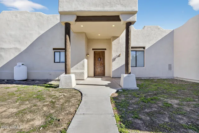 $825,000 | 5580 East 10th Avenue, Apache Junction, AZ 85119