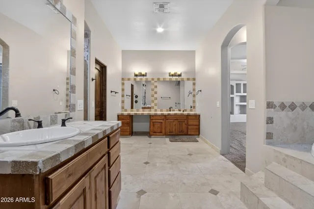 $825,000 | 5580 East 10th Avenue, Apache Junction, AZ 85119