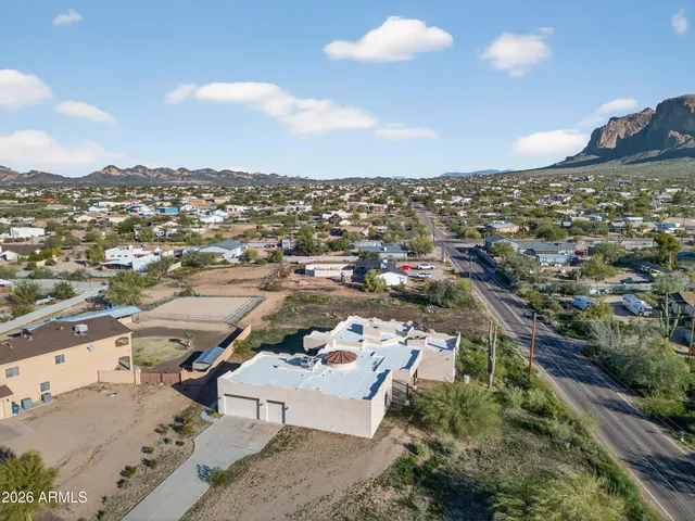 $825,000 | 5580 East 10th Avenue, Apache Junction, AZ 85119