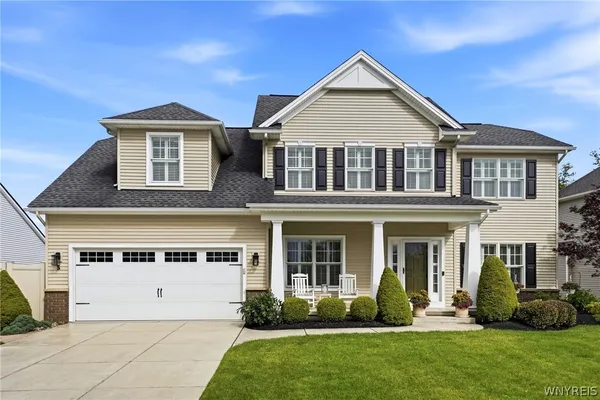 $825,000 | 5 Parliament Lane, Lancaster, NY 14086