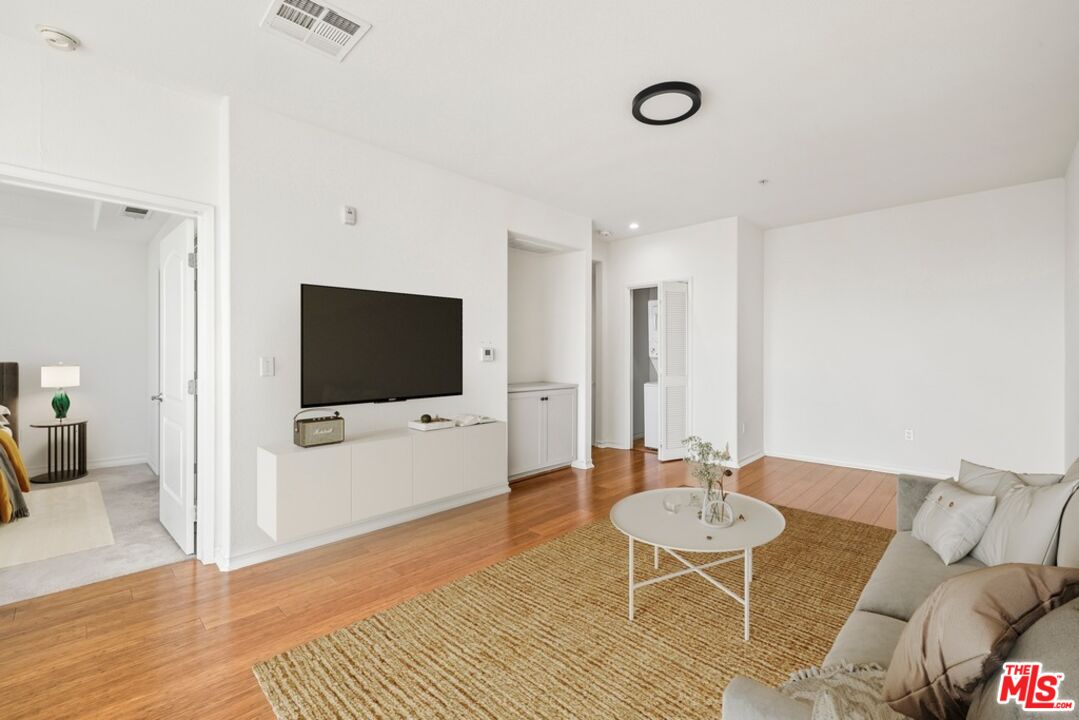 629 Traction Avenue, Unit 403 Los Angeles, CA 90013 - Photo 10 of 22